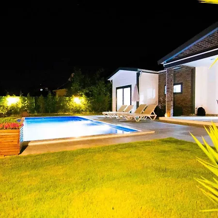 Villa Vılla Karata's 2 *
