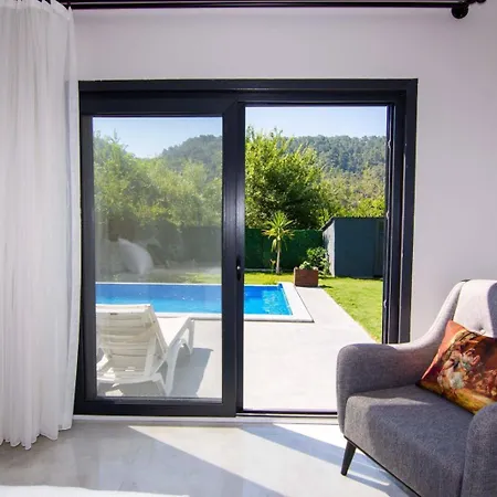Villa Karata's 2 Inlice